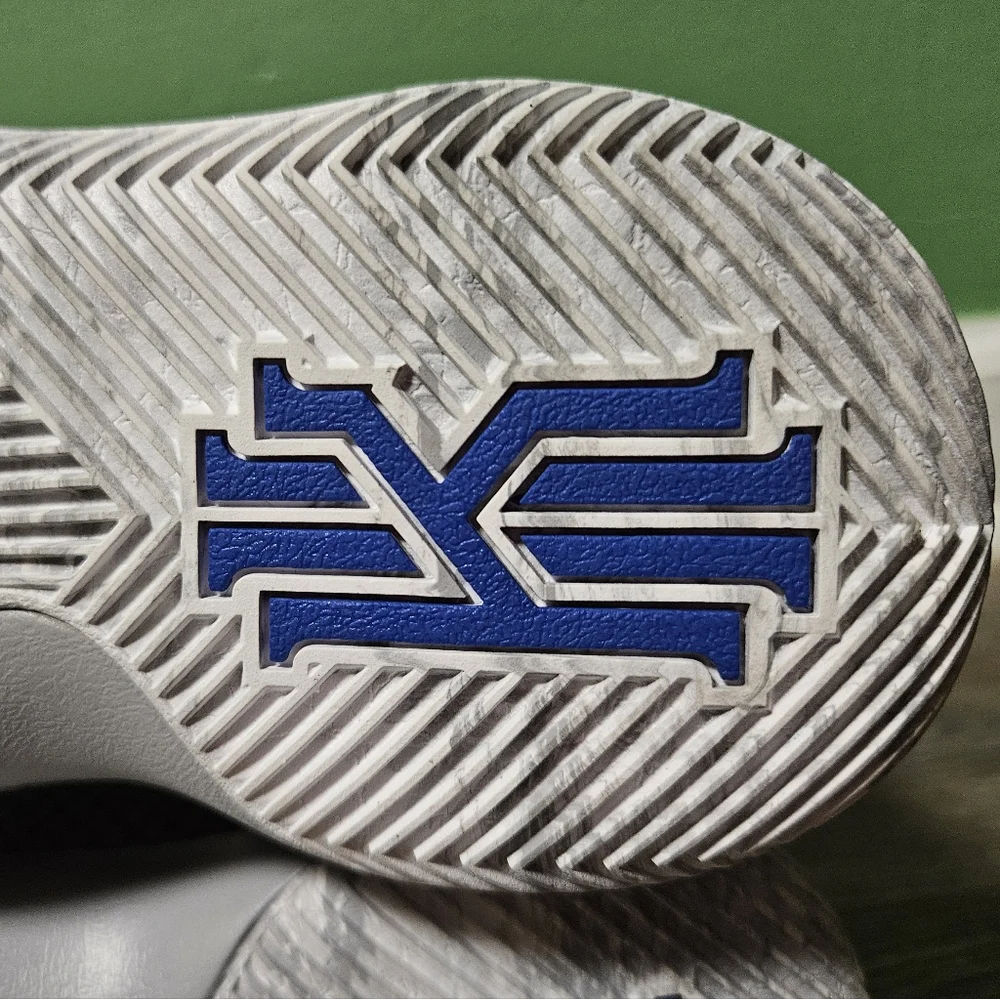 Nike Kyrie 2 Omega